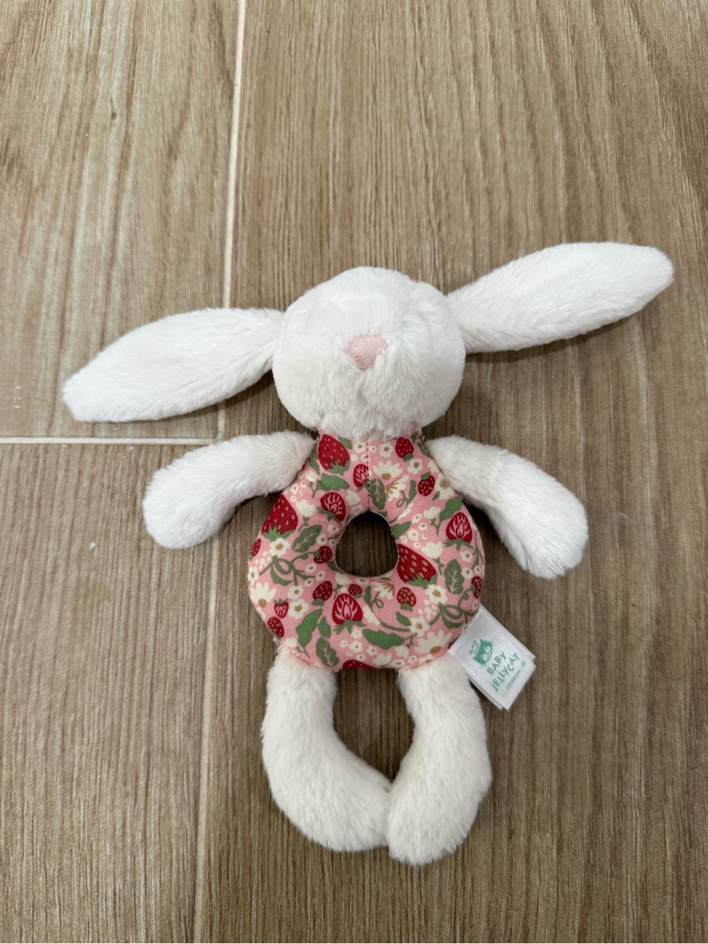Jellycat BLOSSOM CREAM BUNNY 'BERRY' RING RATTLE - Picture 3 of 4
